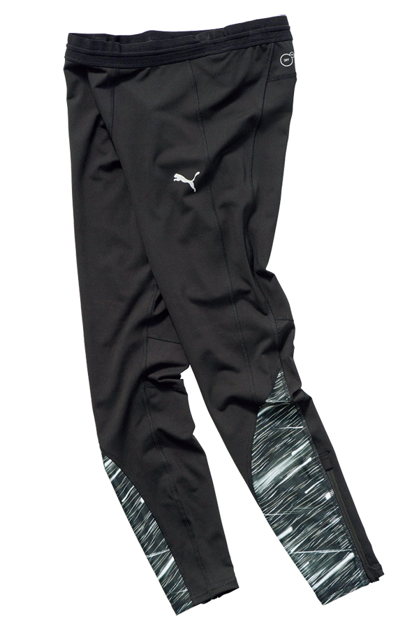 NightCat ロングタイツ/PUMA 裾の部分にリフレクター素材を採用している。サポート性、通気性に優れたランニングタイツはナイトランに限らずLSD時の頼もしい味方。ひとつ持っていると重宝するはず。7,000円。(問)プーマ(TEL)0120・125150。