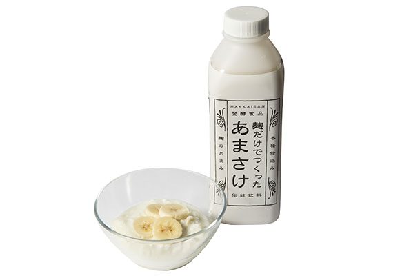 バナナはカロリーが高そうで夜に食べるのは気が引けるけど、実は1本70kcal程度。ヨーグルトに半分入れるぐらいなら問題なし。甘酒は酒粕でなく、米麴のみで作られたものを選ぼう。