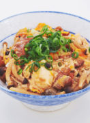 ビタミン豊富なしめじでパワーアップ! 焼き鳥缶の親子丼 ビタミン豊富なしめじでパワーアップ! 焼き鳥缶の親子丼