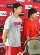 大谷翔平バンキシャ日記 in USA青から赤へ、16番から17番へ。エンゼルス広報の不思議な縁。 大谷翔平バンキシャ日記 in USA青から赤へ、16番から17番へ。エンゼルス広報の不思議な縁。