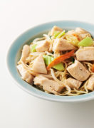 レンジ調理でカロリーOFF! サラチキ・レモンペッパー焼きそば レンジ調理でカロリーOFF! サラチキ・レモンペッパー焼きそば
