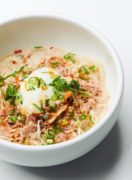 猛暑を乗り切るタンパク質たっぷり麺 ツナとキムチの坦々風サラダうどん 猛暑を乗り切るタンパク質たっぷり麺 ツナとキムチの坦々風サラダうどん